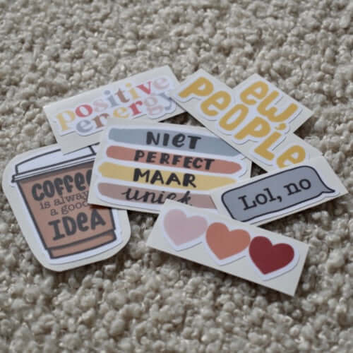 Niet Perfect Maar Uniek Sticker
